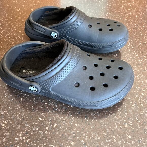 Crocs Faux Fur Lined Clogs Black size M5 W7 Shoes Dual Comfort Slip On 203591 - Picture 8 of 12